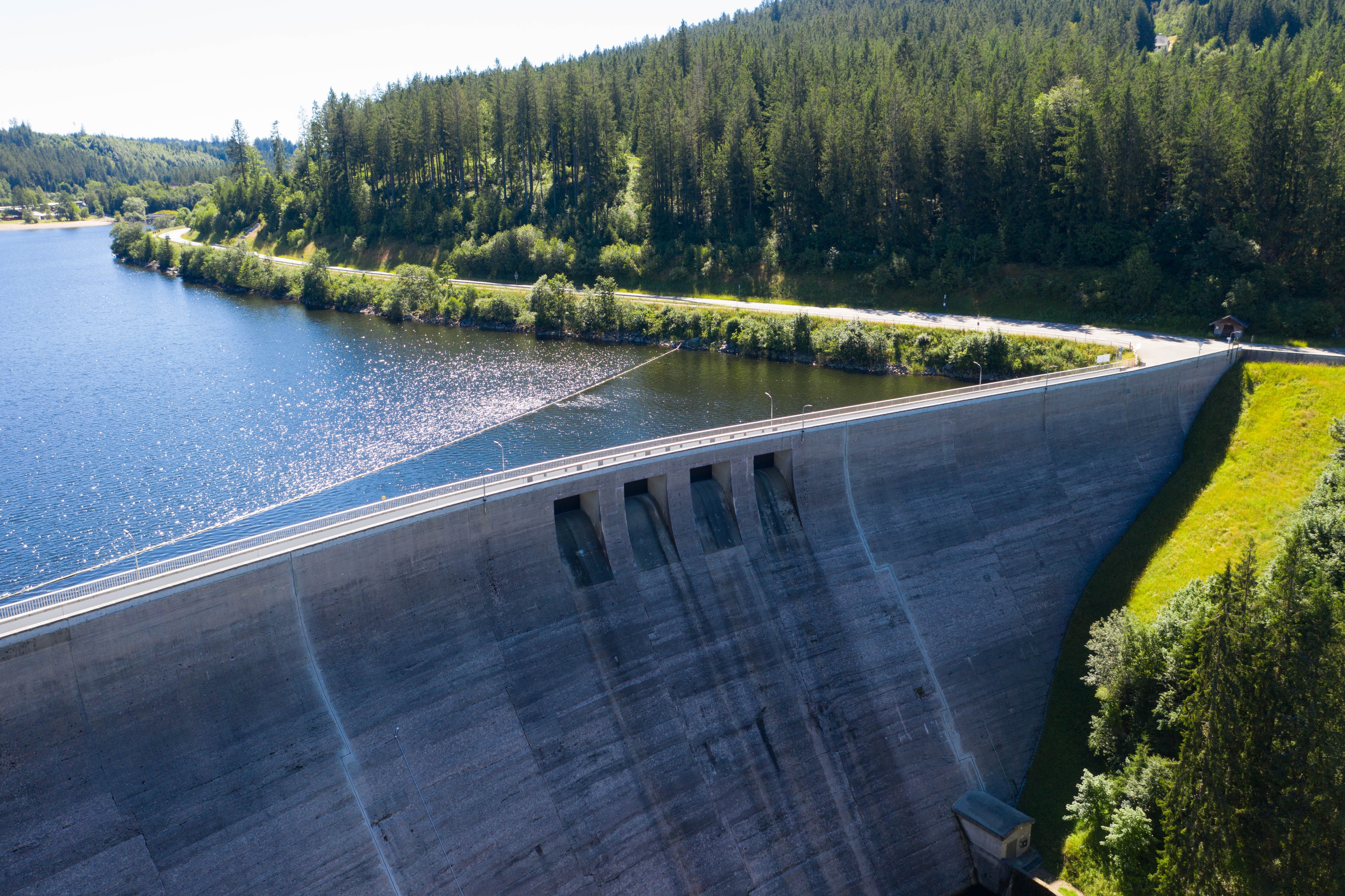 Stausee mit Staumauer 